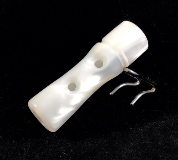 White Pearl cast acrylic rod